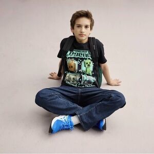 Boys Size Medium Minecraft Legends Short Sleeve Graphic Tee